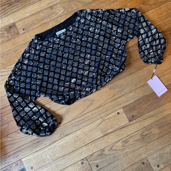 Avec Les Filles Black and Silver Sequin Velvet Crop Top - Picture 1 of 3